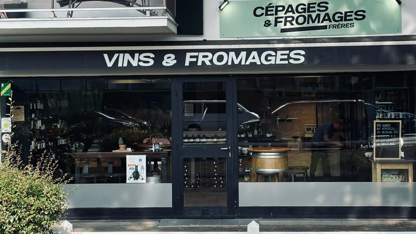 entrée de la boutique cépages et fromages